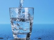 Названы признаки избыточного употребления воды