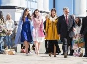 Порошенко поздравил украинцев с Днем вышиванки