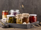 Подсказки, куда можно поставить консервацию на храниение