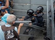 У Венесуелі поліція розганяла демонстрантів сльозогінним газом