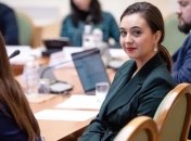 Мендель опубликовала новый отрывок из своей книги, где приложила Порошенко и вспомнила о России