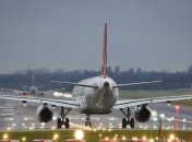 Аэропорт Гэтвик в Лондоне до сих пор не возобновил работу после пролета дронов