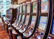 Президент Украины поручил легализовать игорный бизнес и добычу янтаря