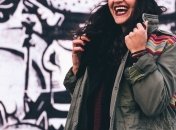 Верхняя одежда на весну: модные фасоны ветровок 2020 (Фото)