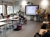 Выход из изоляции: во Франции в понедельник 150 тысяч учеников вернутся в школы