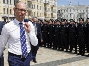 Яценюк сказал, когда в Украине начнут внедрять страховую медицину