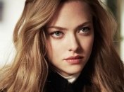 Нежно прижимала к себе: папарацци засняли Аманду Сейфрид с маленьким ребенком