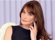 Карла Бруни начала носить одежду для беременных