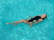 Тренды купальников на лето 2023 - фото