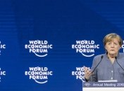 Форум в Давосе: Меркель указала, что является "ядом" для современного общества