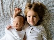 Ревность старшего ребенка к младшему: как избежать