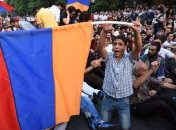 Митинги в Армении: Протестующие вновь выходят на улицы Еревана