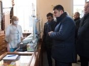 Гройсман в Черновцах проверил цены в аптеке