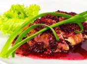 Малиновый соус к мясу: 3 замечательных рецепта