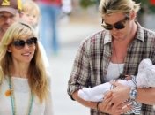 Звездный Instagram: в семье Криса Хемсврота и Эльзы Патаки пополнение