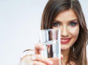 Медики подсказали, как вывести из организма лишнюю жидкость