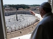 Впервые с 8 марта: Папа Римский провел молитву для верующих не в онлайн-режиме