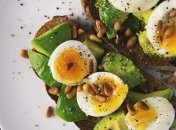 Овсянка с тунцом или тост с авокадо: Анита Луценко поделилась списком полезных завтраков