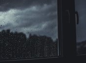 У Києві мати викинула трирічну дитину з восьмого поверху: перші подробиці та версії інциденту