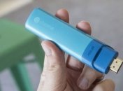 Google представила носимый компьютер в виде флешки