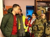 Разоблачены мошенники, торговавшие "липовыми" облигациями Tesla Motors