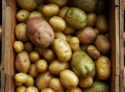 Щоб картопля не проростала, варто знати деякі секрети (зображення створено за допомогою ШІ)