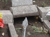 В Кропивницком подростки совершили преступление на кладбище