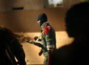 5 заложников, удерживаемых в отеле в Мали, были освобождены военными