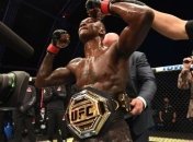 UFC 253 завершился жестоким нокаутом от чемпиона (Видео)