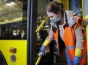 Літаки, потяги та вокзали щодня проходять дезінфекцію