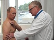 Вероятно, одно из "больных" мест путина - спина