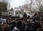 Турция заявляет, что греческие силовики застрелили мигранта