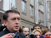 Мельниченко подаст в суд на "Батькивщину", адвоката и политологов