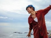 Гарри Стайлс заводит нового друга в своем клипе на песню "Adore You" (Видео)