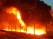 В Полтаве горел завод: к тушению привлекли пожарный поезд