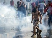На границе Венгрии мигранты атаковали полицию