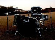 Пользователь iPad показал мастер-класс игры на барабанах (Видео)