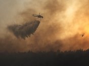 Греция полыхает из-за аномальной жары, пожары уже подступили к Афинам (видео)