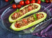 Фаршированные кабачки украсят любой стол