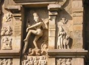 Похороненный в песке: в Индии раскопали 300-летний храм Шивы (Видео)