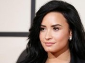 Деми Ловато сообщила, что согласна пройти реабилитацию от наркотической зависимости