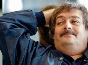 Знаменитый писатель Дмитрий Быков впал в кому