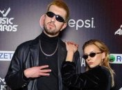 Группа "Бамбинтон" представила причудливый клип на новую песню (Видео)