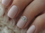 Маникюр 2019: классический бежевый дизайн (Фото)