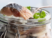 Такий оселедець першим зникне зі святкового столу