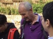 Консул Британии спас тонущую девушку в Китае: в сети появилось видео 