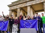 Двадцать тысяч школьников вышли на климатический протест в Берлине 