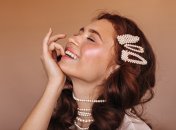 Украшения из жемчуга придают глубину и изящество в любом возрасте