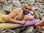 Жартівлива фотосесія екоактивістів з важливим змістом і закликом замислитися
