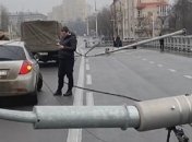 Момент обрушения столбов на Шулявском мосту в Киеве попал на видео